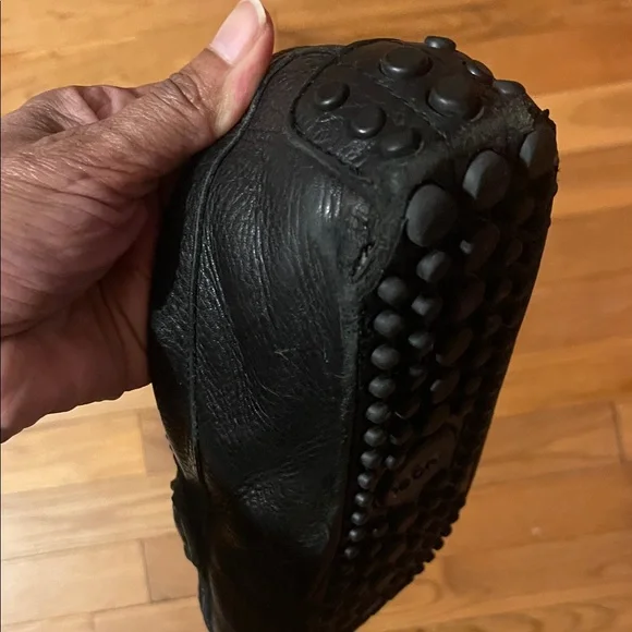 Men Gucci Black Leather Loafers - Picture 8 of 16